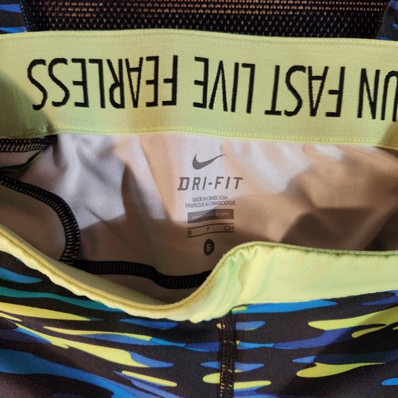 Nike Dri Fit Cropped Legging Size Small Blue Neon Camo - Picture 2 of 5